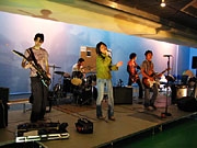 �Х󥯡��С������ܿ������5�ͤ�J-POP���󥵡��ȡ����äβͤ�����