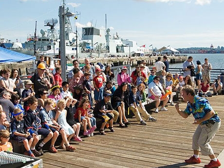�Ρ����Х󥯡��С��λ����ǥ��٥�ȡ�Party at the Pier��